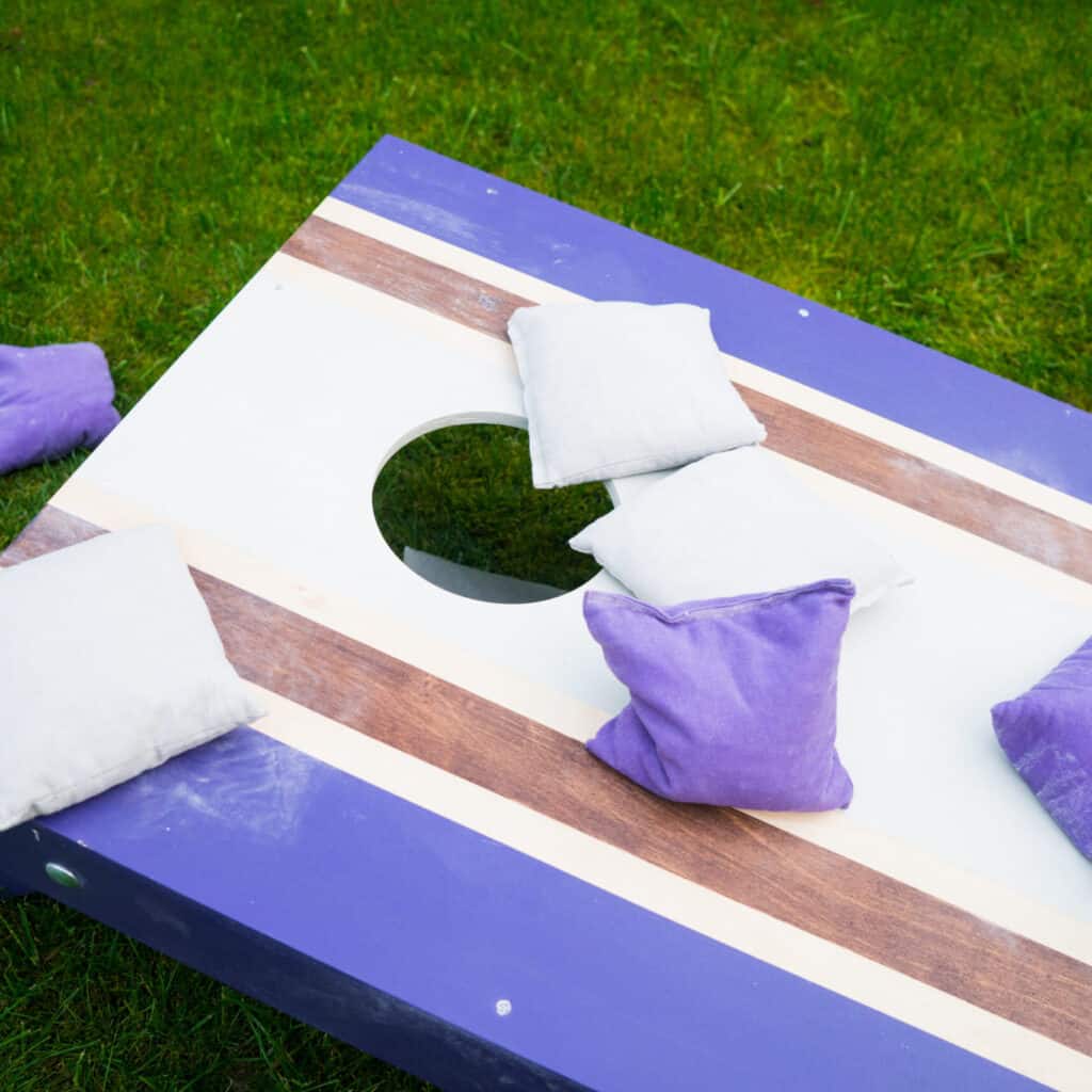 Cornhole set
