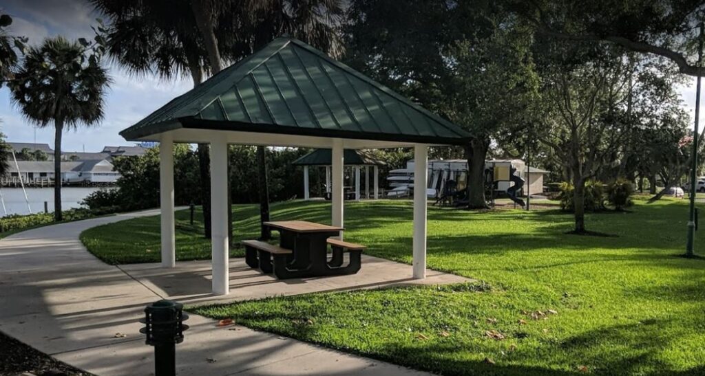 Napes Landings park