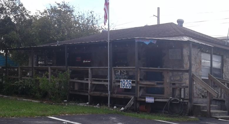 Exterior photo of Winkler house in Fort Myers